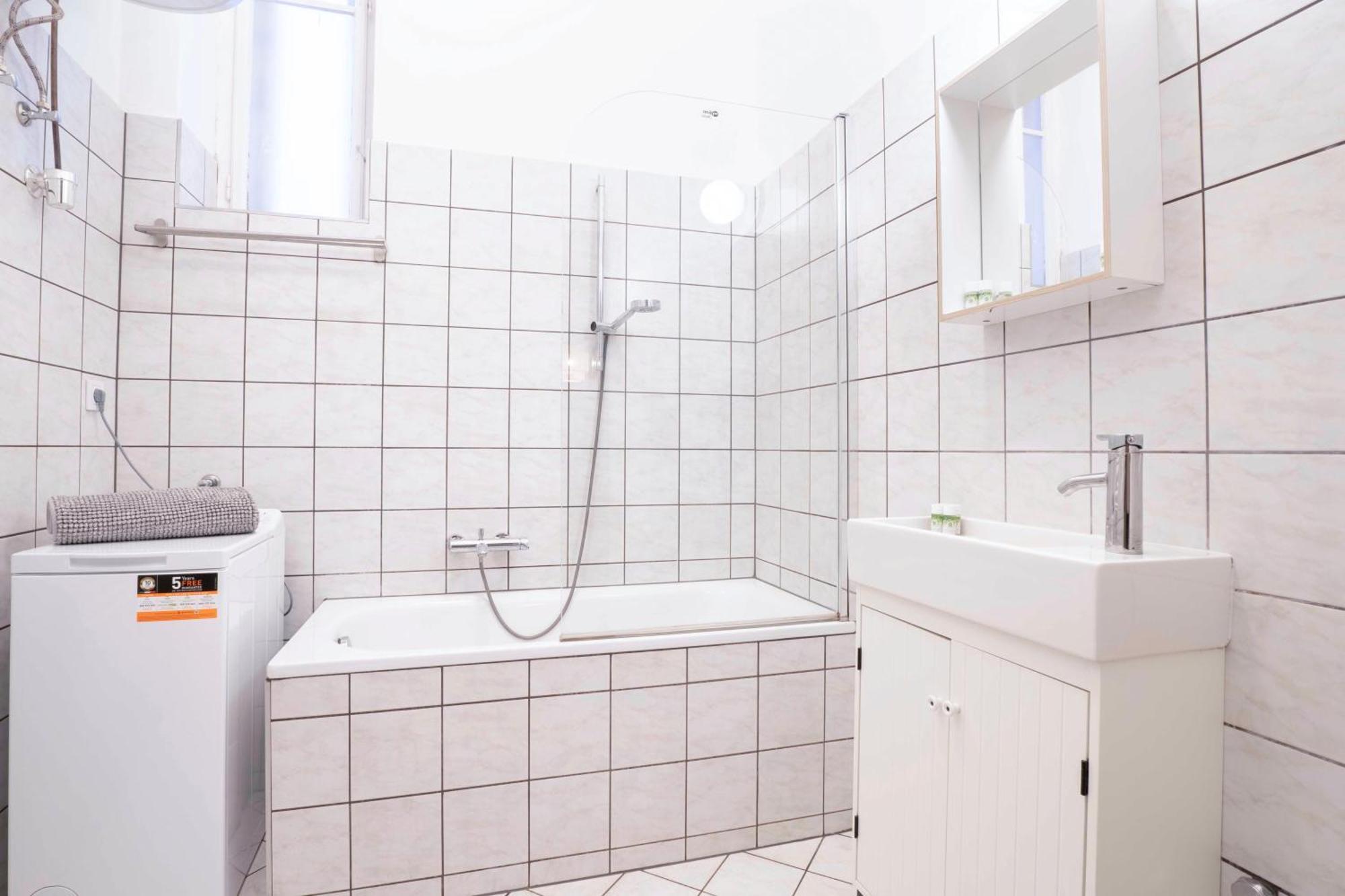 Super Comfort Apartment With 3 Rooms Next To Opera Budapest Exteriör bild